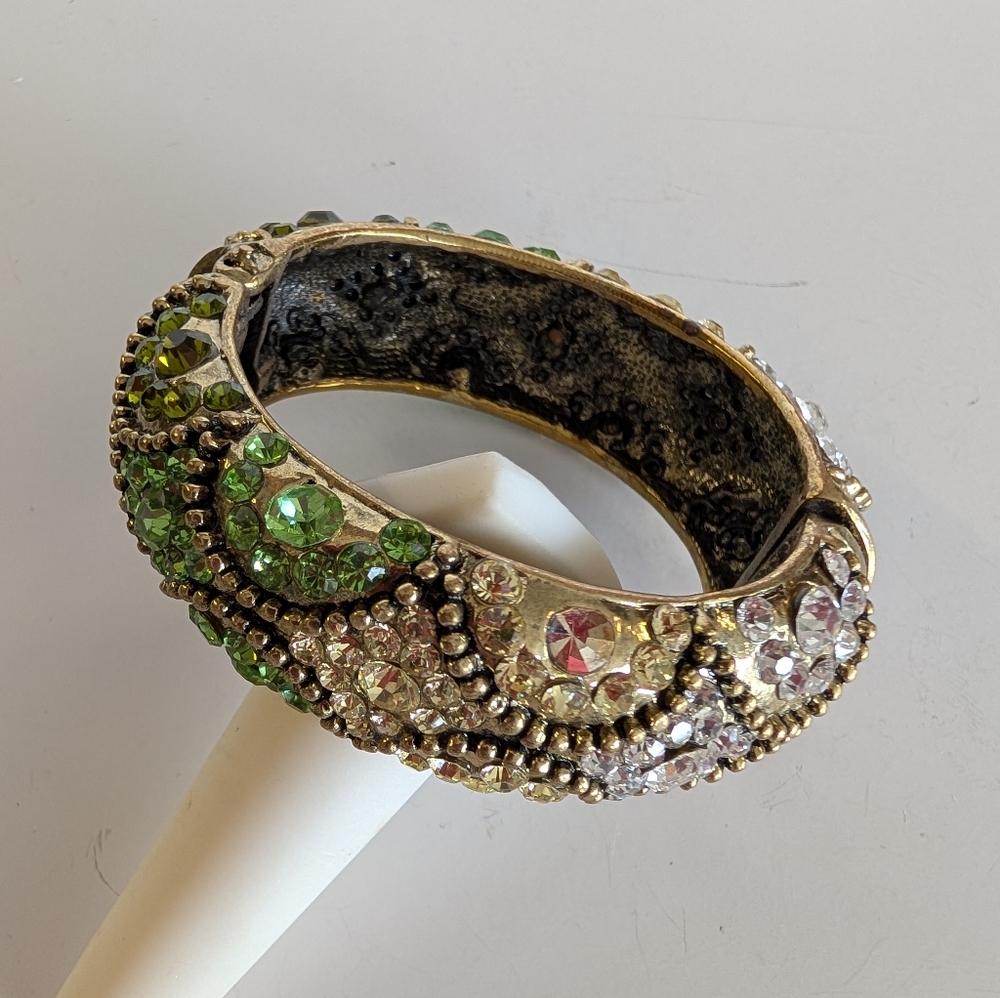 Bracelet   Green Citrine Crystal Clamp Style Closure For Ease.